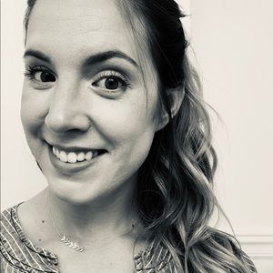 Meet your Posher, Lauren